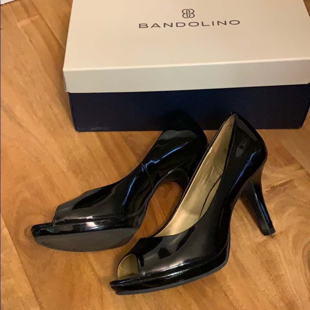 Bandolino peep toe pumps
